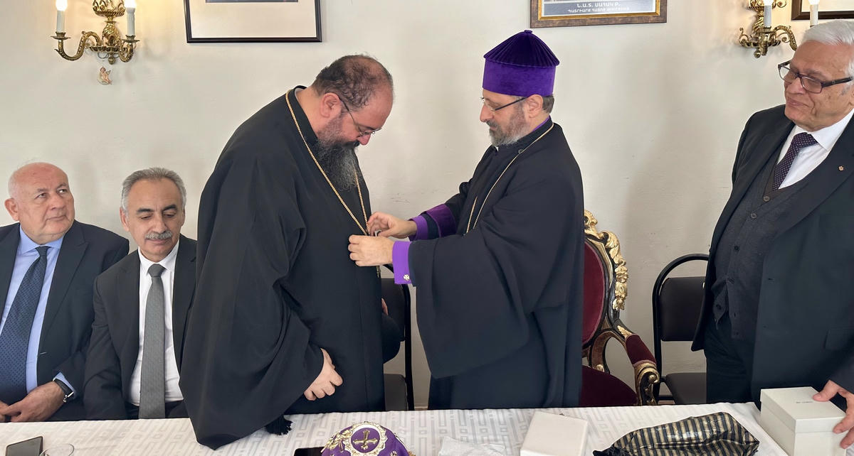 Արեւագալ եւ սրբանկարներու օծում Գուրուչէշմէի մէջ